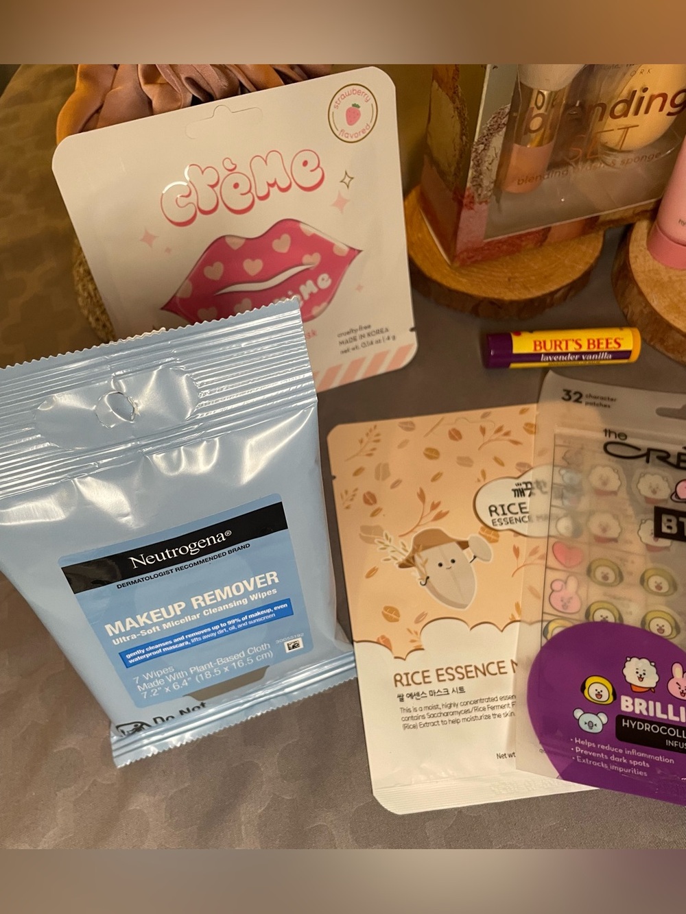 Face Care Skincare Set-Clinique, Mario Badescu, Neutrogena, Peach Slices, Loreal - Picture 5 of 9